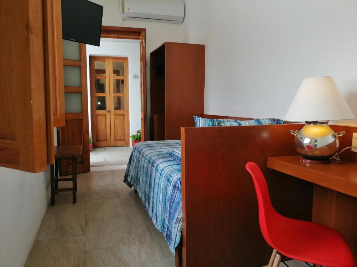 โฮเต็ล ไอทาน่า Hotel Oaxaca ภายนอก รูปภาพ