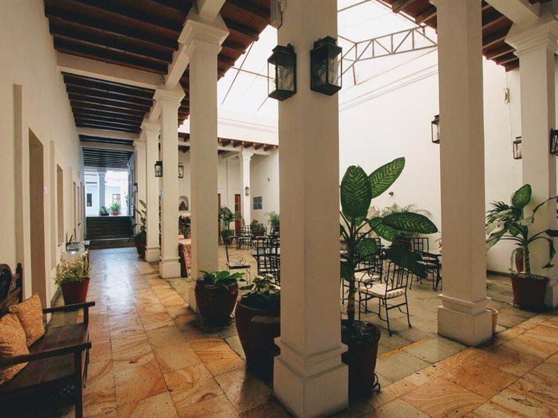 โฮเต็ล ไอทาน่า Hotel Oaxaca ภายนอก รูปภาพ