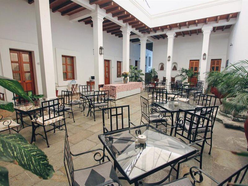 โฮเต็ล ไอทาน่า Hotel Oaxaca ภายนอก รูปภาพ