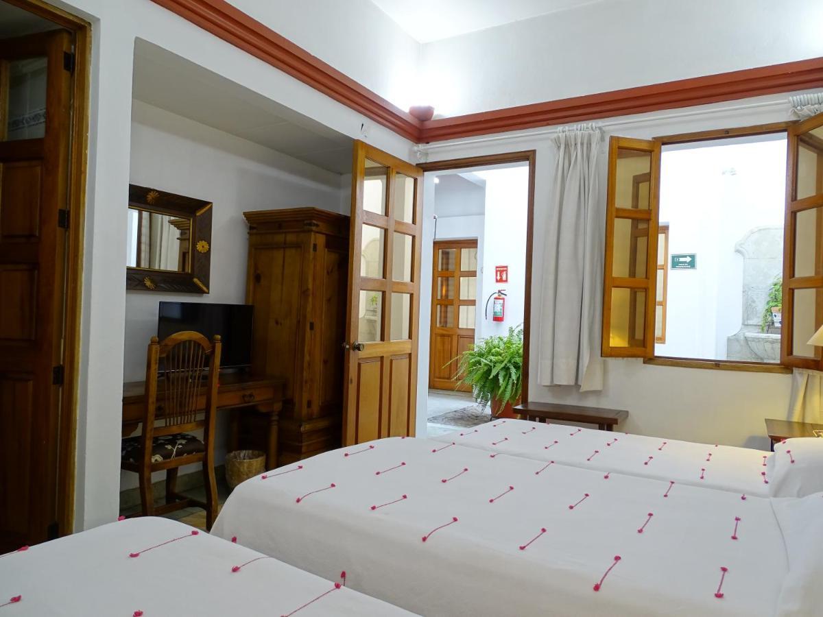 โฮเต็ล ไอทาน่า Hotel Oaxaca ภายนอก รูปภาพ