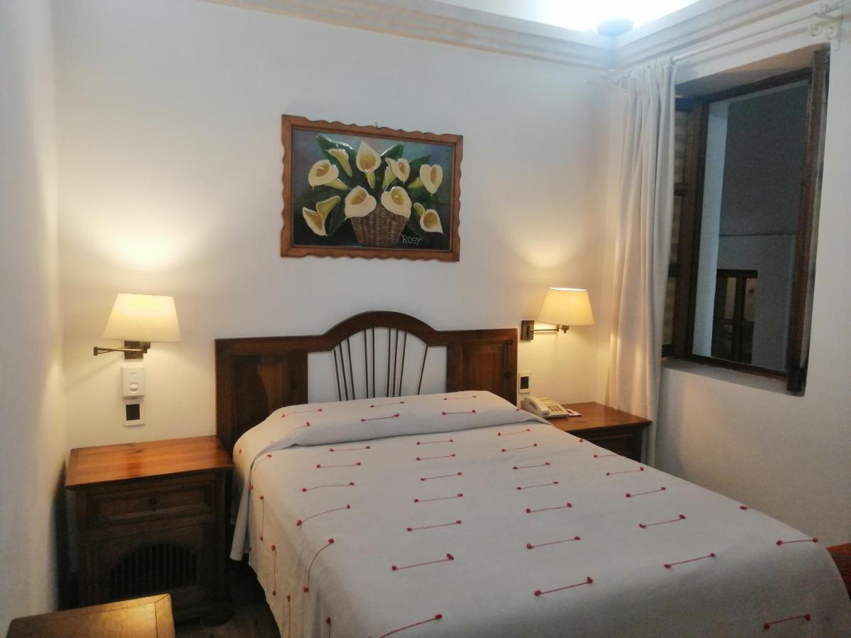 โฮเต็ล ไอทาน่า Hotel Oaxaca ภายนอก รูปภาพ