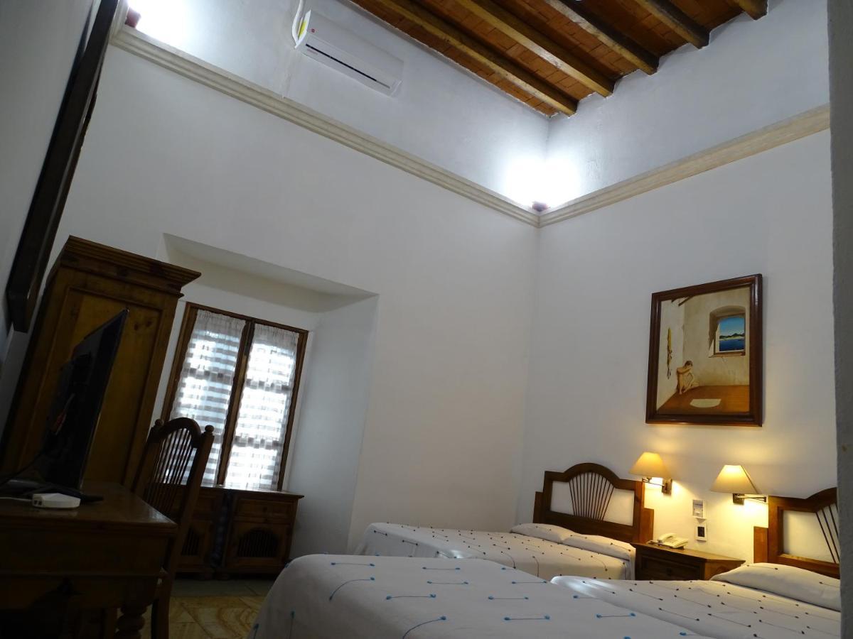 โฮเต็ล ไอทาน่า Hotel Oaxaca ภายนอก รูปภาพ