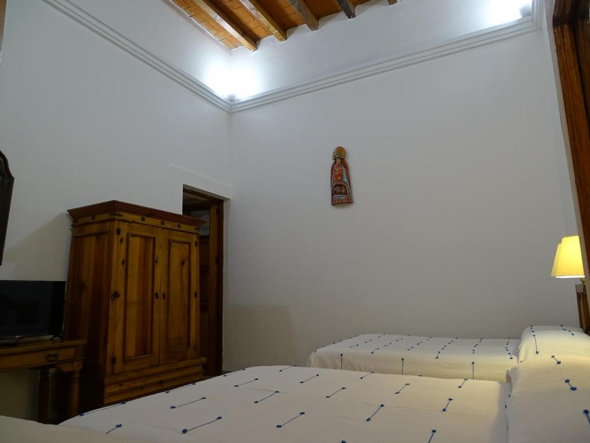โฮเต็ล ไอทาน่า Hotel Oaxaca ภายนอก รูปภาพ