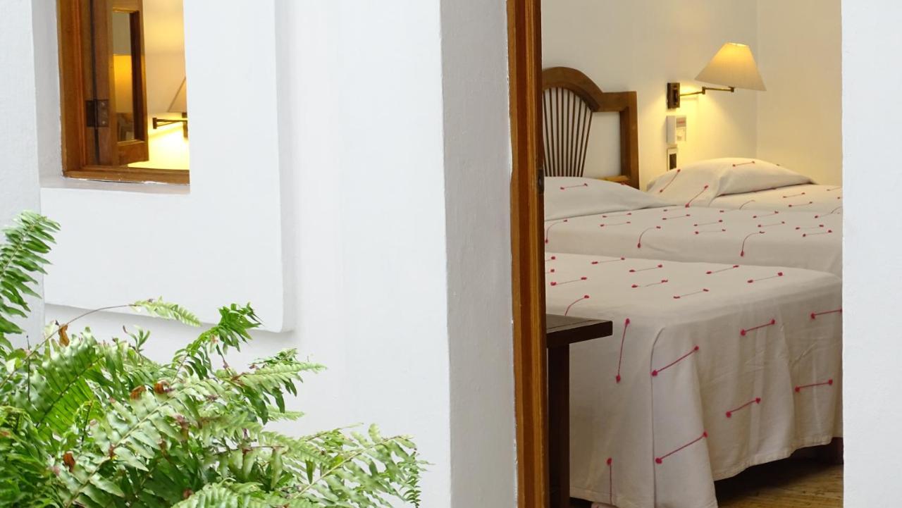 โฮเต็ล ไอทาน่า Hotel Oaxaca ภายนอก รูปภาพ