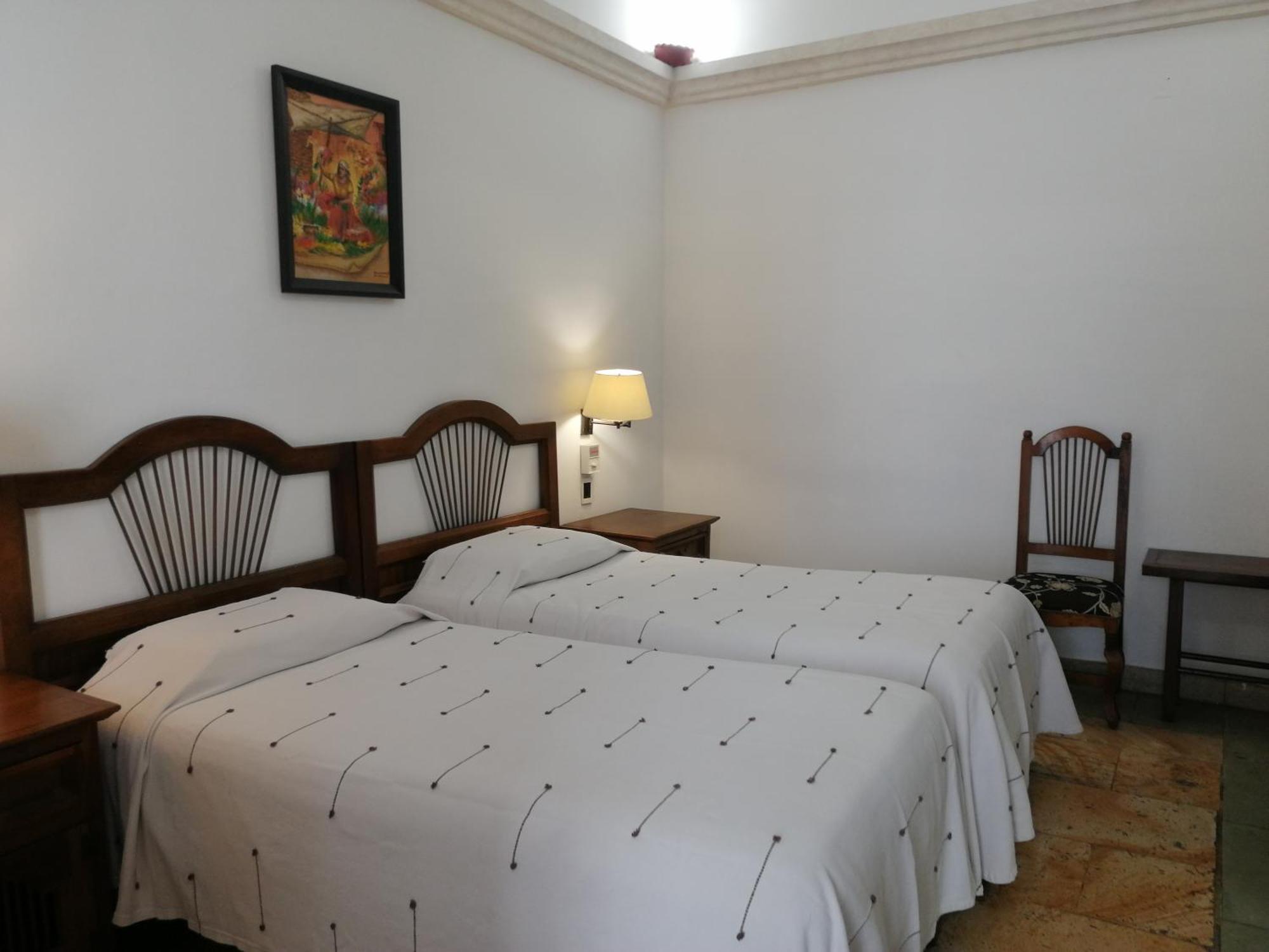 โฮเต็ล ไอทาน่า Hotel Oaxaca ภายนอก รูปภาพ