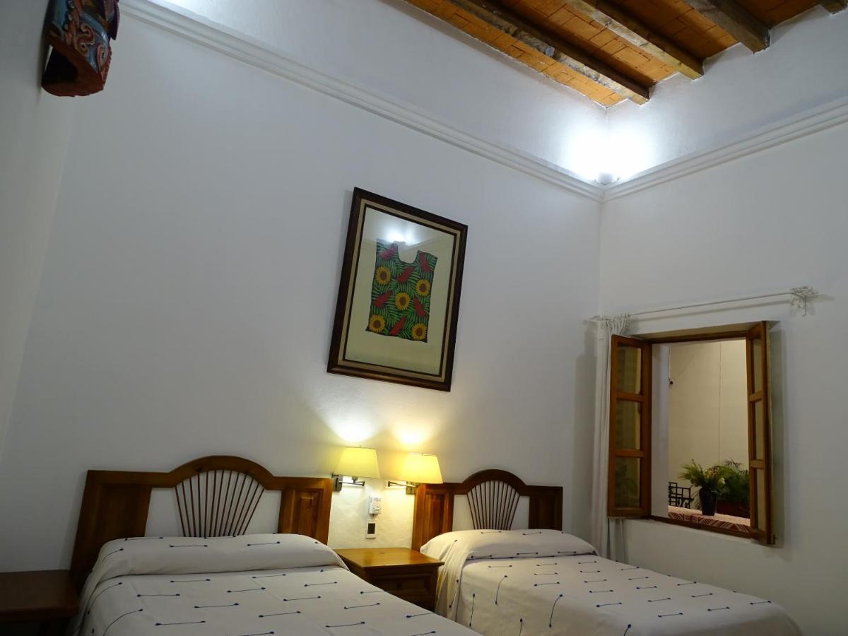 โฮเต็ล ไอทาน่า Hotel Oaxaca ภายนอก รูปภาพ