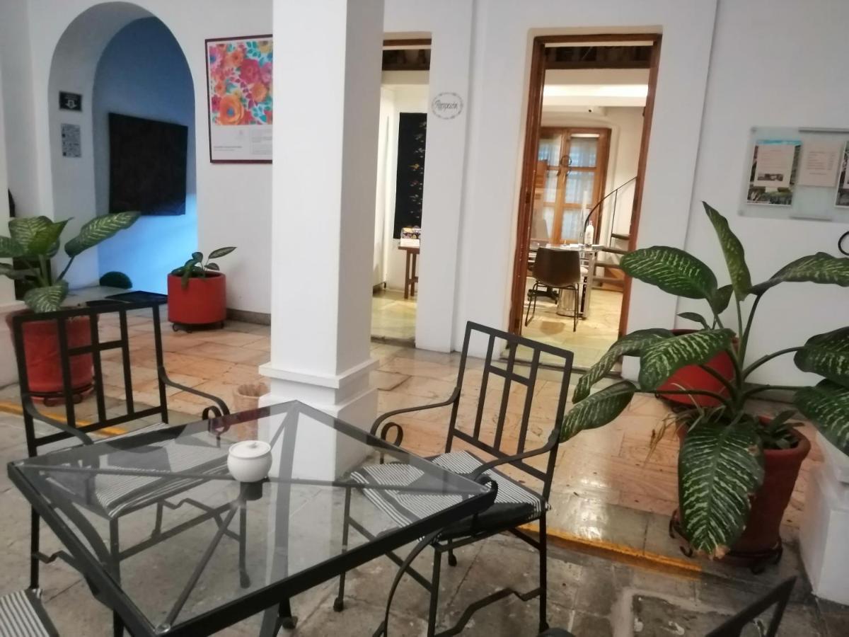 โฮเต็ล ไอทาน่า Hotel Oaxaca ภายนอก รูปภาพ