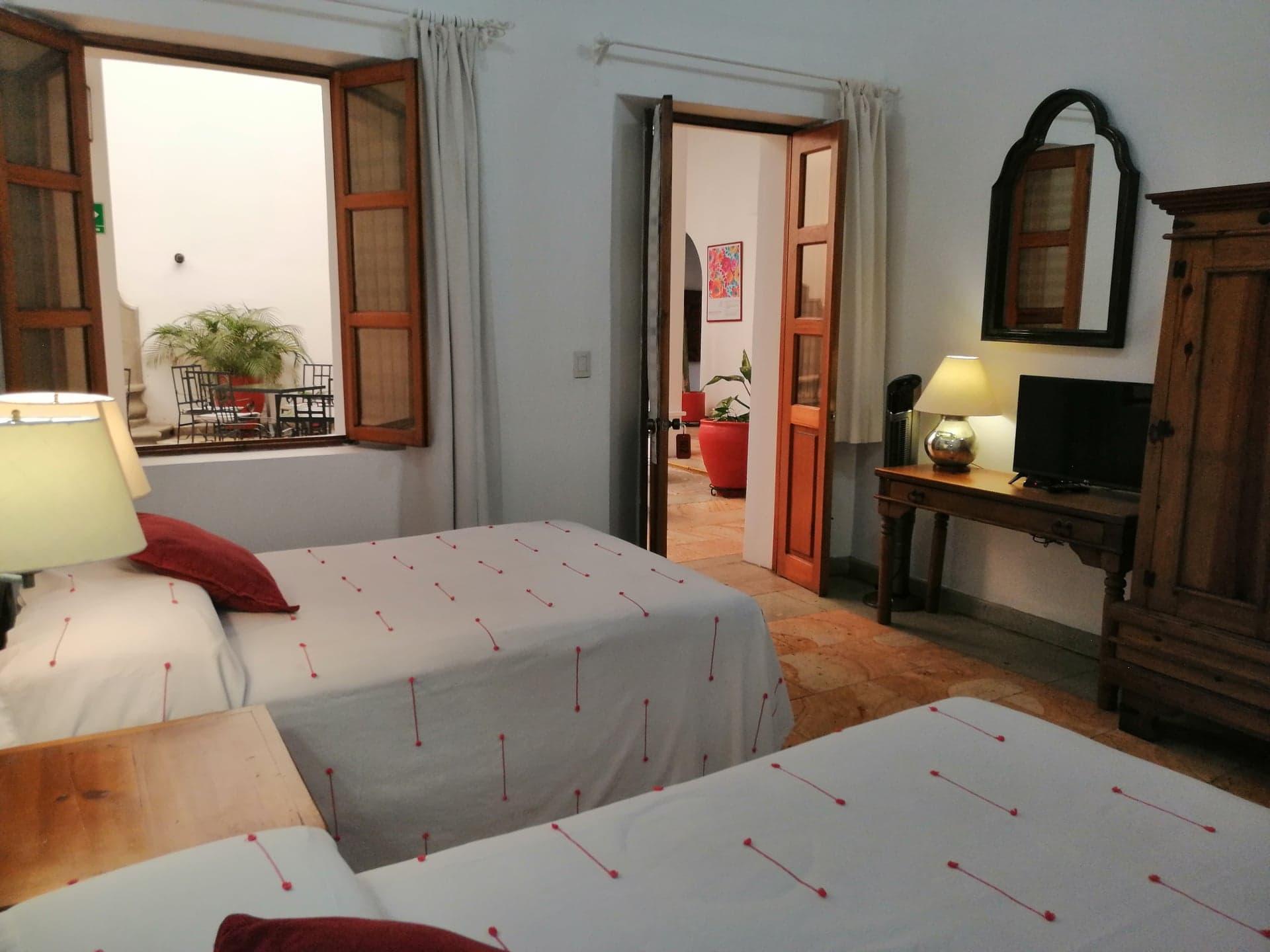โฮเต็ล ไอทาน่า Hotel Oaxaca ภายนอก รูปภาพ