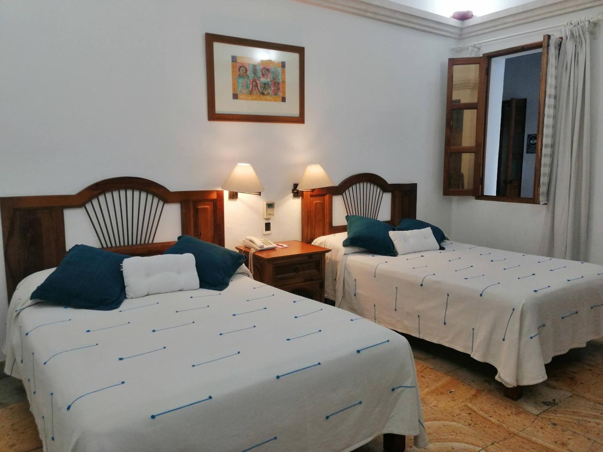 โฮเต็ล ไอทาน่า Hotel Oaxaca ภายนอก รูปภาพ