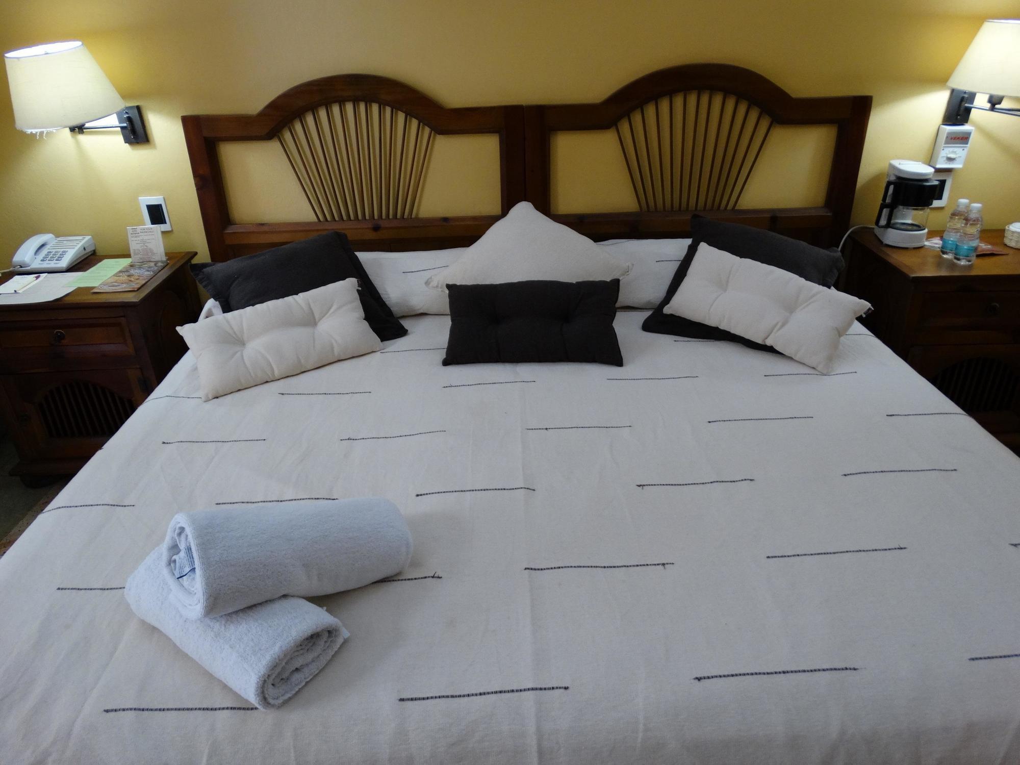 โฮเต็ล ไอทาน่า Hotel Oaxaca ภายนอก รูปภาพ