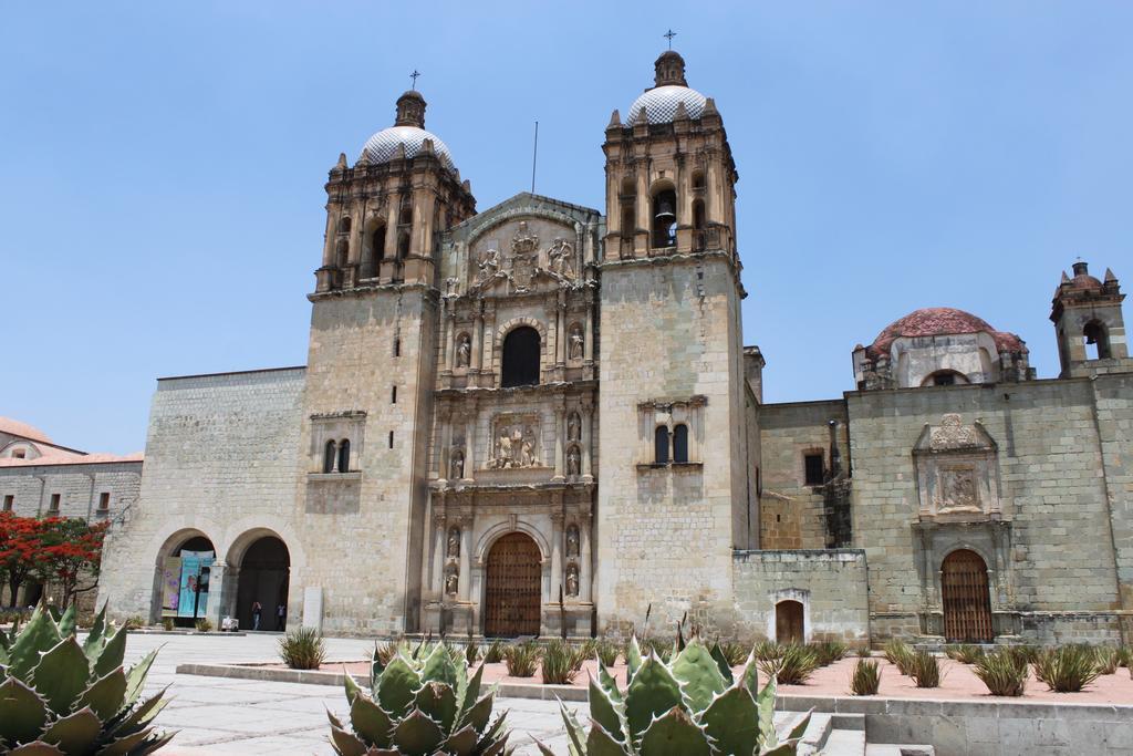โฮเต็ล ไอทาน่า Hotel Oaxaca ภายนอก รูปภาพ