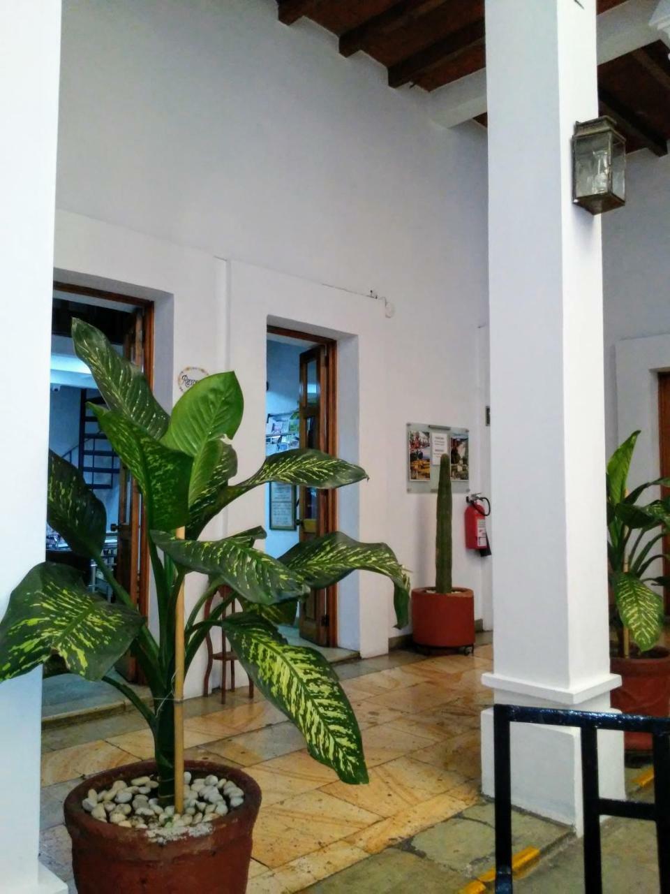 โฮเต็ล ไอทาน่า Hotel Oaxaca ภายนอก รูปภาพ